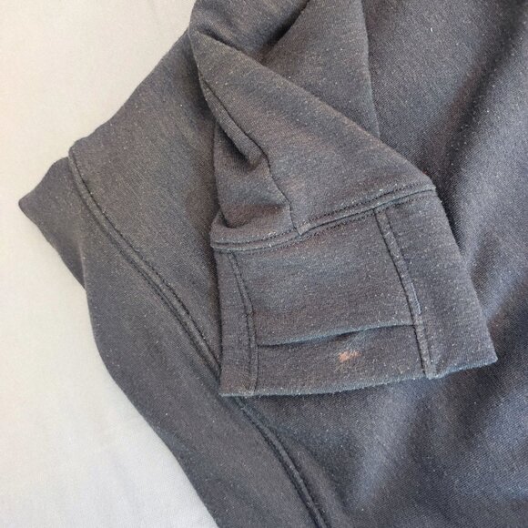 Under Armour active wear hoodie men's size M grey 1/2 zip, kangaroo pocket - Picture 9 of 11